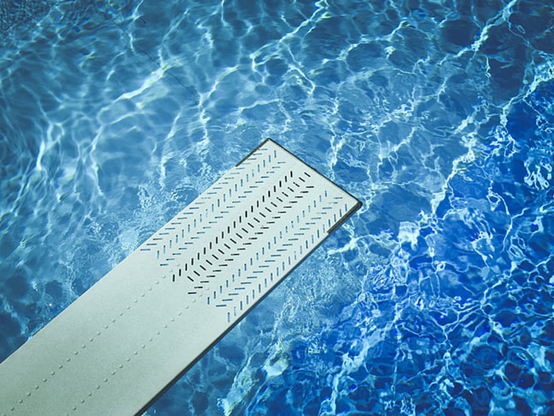 泳池水余氯过高怎么办